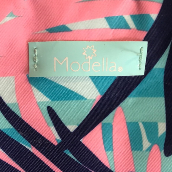 Cosmetic travel bag - Picture 2 of 4